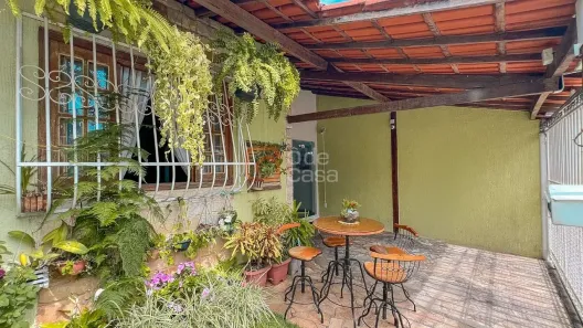 Casa com 3 Quartos à venda, 110m² no Santa Amélia, Belo Horizonte