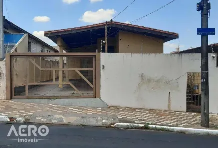 Casa com 3 Quartos para alugar, 182m² no Centro, Bauru