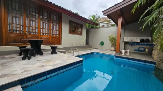 Sobrado com 3 Quartos à venda, 250m² no Jardim Brasil, Atibaia