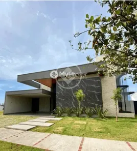 Casa com 4 Quartos à venda, 226m² no Laranjeiras, Uberlândia