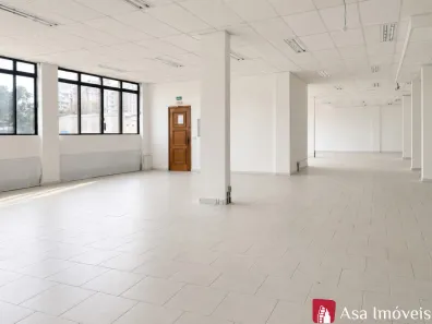 Ponto Comercial com 10 Quartos para alugar, 500m² no Rebouças, Curitiba