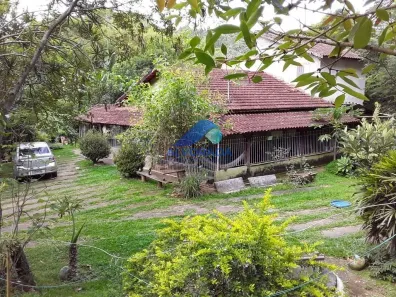 Fazenda/Sítio com 4 Quartos à venda, 200m² no Vila São Geraldo, São José dos Campos