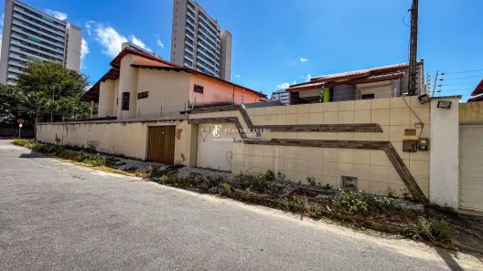 Sobrado com 5 Quartos à venda, 261m² no Engenheiro Luciano Cavalcante, Fortaleza