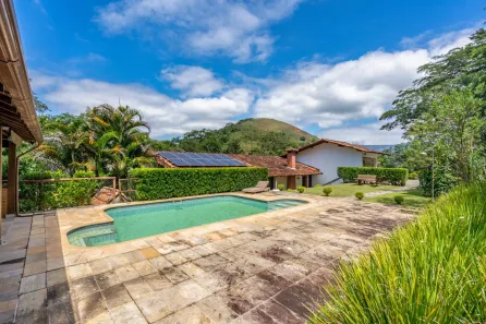 Casa de Condomínio com 4 Quartos à venda, 300m² no Itaipava, Petrópolis