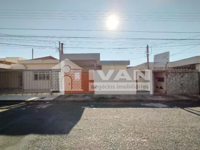 Casa com 3 Quartos à venda, 235m² no Nossa Senhora Aparecida, Uberlândia
