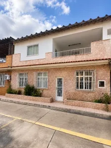 Casa com 3 Quartos para alugar, 80m² no Praça Seca, Rio de Janeiro