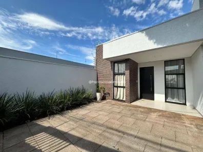 Casa com 3 Quartos para alugar, 76m² no Parque Verde, Cascavel