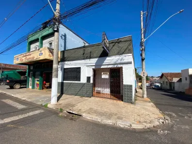 Imóvel Comercial com 3 Quartos para alugar, 10m² no Centro, Araxá