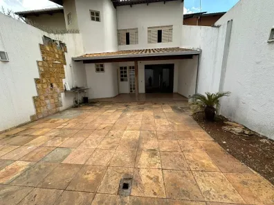 Sobrado com 3 Quartos à venda, 223m² no Jardim América, Goiânia
