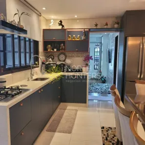 Casa com 5 Quartos à venda, 285m² no Morro do Meio, Joinville