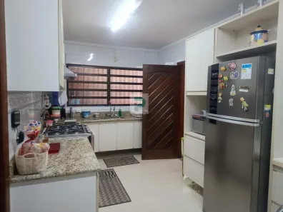 Sobrado com 4 Quartos à venda, 243m² no Vila Nova Socorro, Mogi das Cruzes