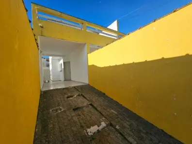 Sobrado com 4 Quartos para alugar, 120m² no Centro, Peruíbe