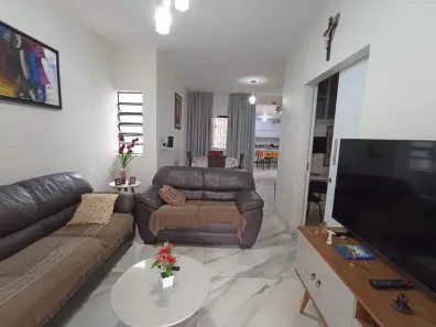 Casa com 3 Quartos à venda, 126m² no Nossa Senhora Aparecida, Uberlândia