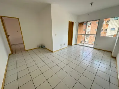 Apartamento com 3 Quartos para alugar, 80m² no Fátima, Teresina