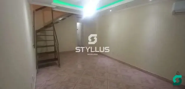 Casa de Condomínio com 2 Quartos à venda, 57m² no Marechal Hermes, Rio de Janeiro