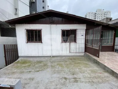 Casa com 3 Quartos para alugar, 65m² no Jardim Itália, Chapecó
