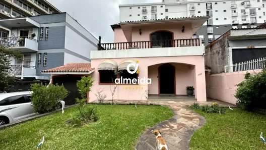 Casa com 5 Quartos para alugar, 299m² no Centro, Santa Maria