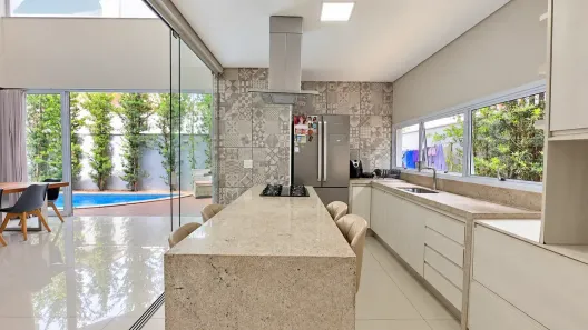 Casa de Condomínio com 3 Quartos à venda, 250m² no Nova Uberlândia, Uberlândia