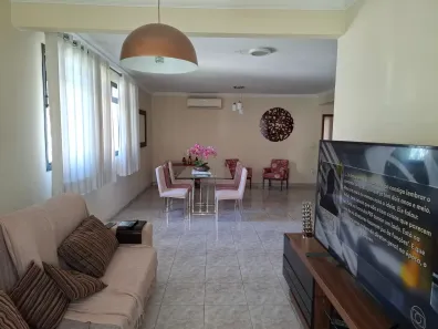 Casa com 3 Quartos à venda, 340m² no Marapé, Santos