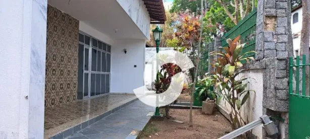 Casa de Condomínio com 3 Quartos à venda, 195m² no Baldeador, Niterói