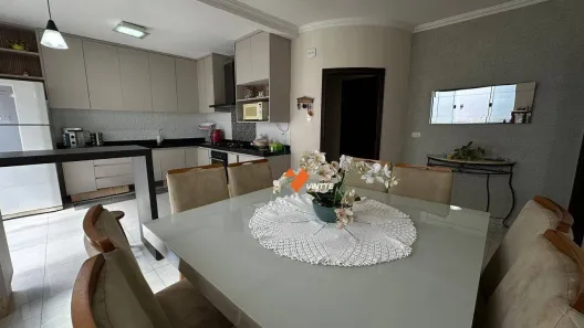 Casa com 3 Quartos à venda, 250m² no Vila Santa Izabel, Presidente Prudente