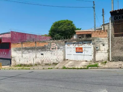 Casa com 2 Quartos para alugar, 80m² no Inconfidentes, Contagem