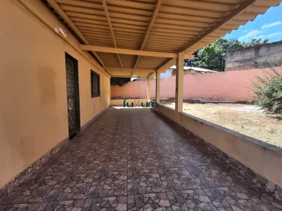 Casa com 3 Quartos para alugar, 110m² no Jardim Nova Era, Aparecida de Goiânia