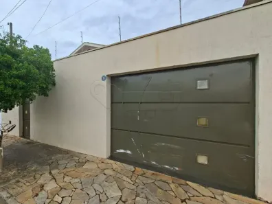 Casa com 3 Quartos para alugar, 199m² no Vila Claudia, Limeira