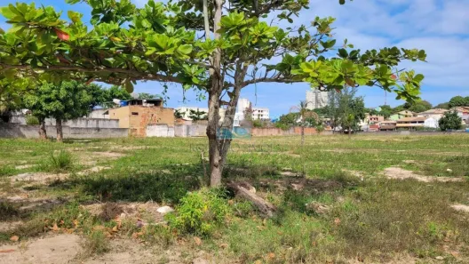 Lote/Terreno à venda, 3535m² no Granja dos Cavaleiros, Macaé
