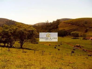 Fazenda/Sítio com 3 Quartos à venda, 800m² no Centro, Lorena
