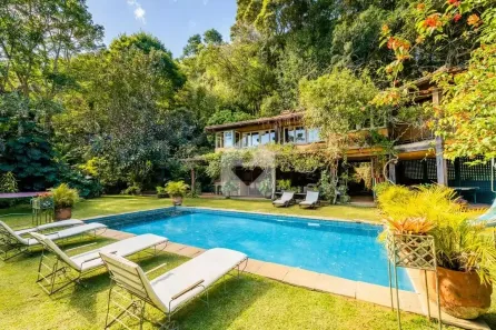 Casa com 9 Quartos à venda, 900m² no Corrêas, Petrópolis