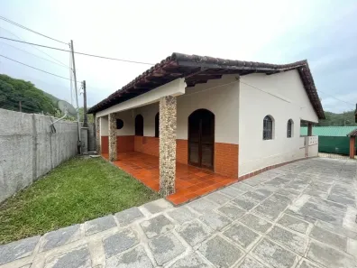 Casa com 3 Quartos à venda, 360m² no Parque Santa Eugênia, Guapimirim