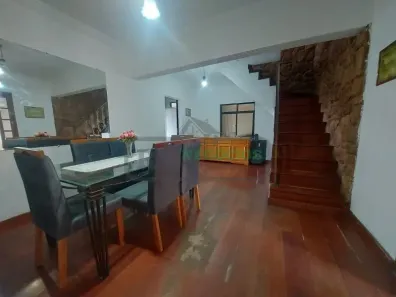 Casa com 3 Quartos à venda, 197m² no Democrata, Juiz de Fora