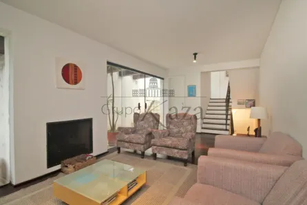 Sobrado com 3 Quartos à venda, 181m² no Vila Madalena, São Paulo