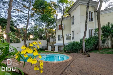 Casa com 4 Quartos à venda, 353m² no Jardim Leonor, São Paulo