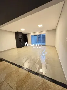 Casa com 2 Quartos à venda, 110m² no Novo Mundo, Uberlândia