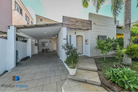 Casa com 4 Quartos à venda, 250m² no Vila Ipiranga, Porto Alegre