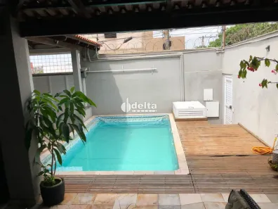 Casa com 3 Quartos à venda, 291m² no Jaraguá, Uberlândia