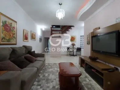 Sobrado com 4 Quartos à venda, 235m² no Loteamento Villa Branca, Jacareí