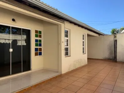 Sobrado com 3 Quartos à venda, 180m² no Jaraguá, Uberlândia