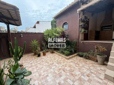Casa com 4 Quartos à venda, 166m² no JK, Contagem