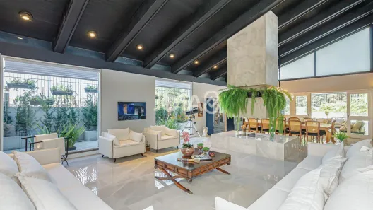 Casa com 4 Quartos à venda, 804m² no Vista Alegre, Curitiba