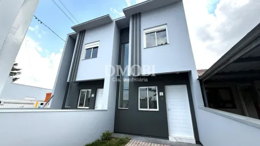 Sobrado com 2 Quartos para alugar, 54m² no Dona Mercedes, Gravataí