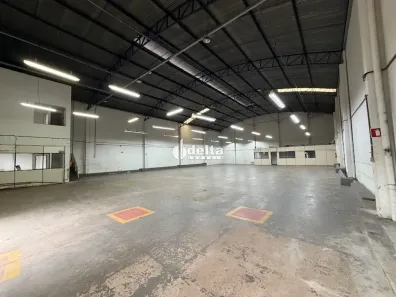 Ponto Comercial para alugar, 800m² no Nossa Senhora Aparecida, Uberlândia