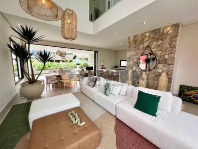 Sobrado com 5 Quartos à venda, 340m² no Balneário Copacabana, Caraguatatuba