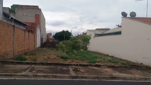Lote/Terreno à venda, 200m² no Jardim dos Oitis, Araraquara