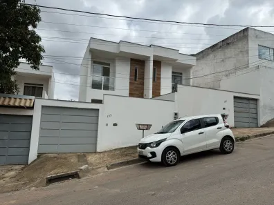 Casa com 2 Quartos à venda, 105m² no Vila Verde, Betim