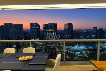 Apartamento com 2 Quartos para alugar, 75m² no Santo Amaro, São Paulo