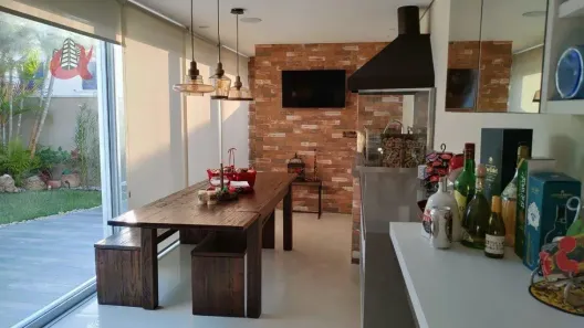 Casa com 3 Quartos para alugar, 189m² no Tamboré, Santana de Parnaíba