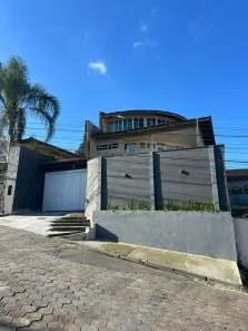Sobrado com 4 Quartos à venda, 350m² no Iririú, Joinville